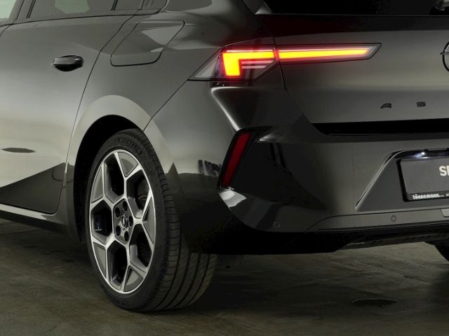 Astra LIM ULTIMATE PHEV AT+LED MATRIX+NAVI+360 G