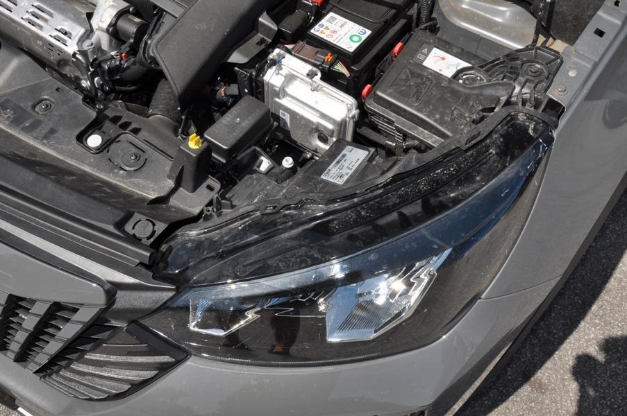 Peugeot 2008 Hybrid 145 Allure *LED*