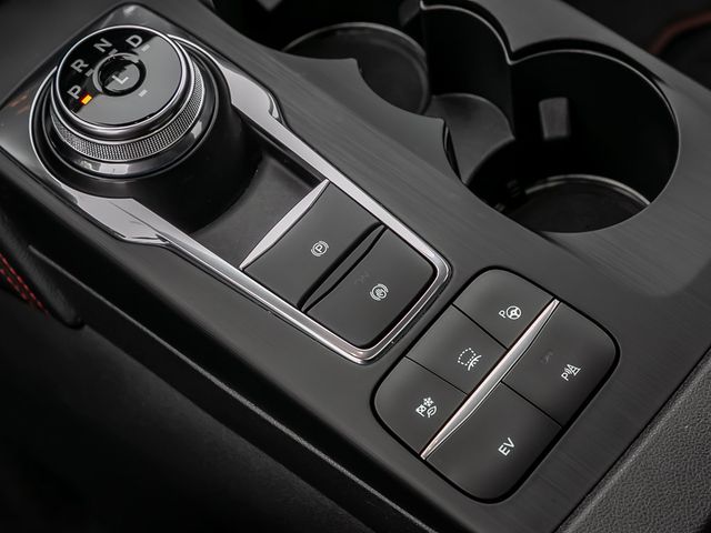 Ford Kuga ST-Line X HUD AHK klappbar Panodach Navi