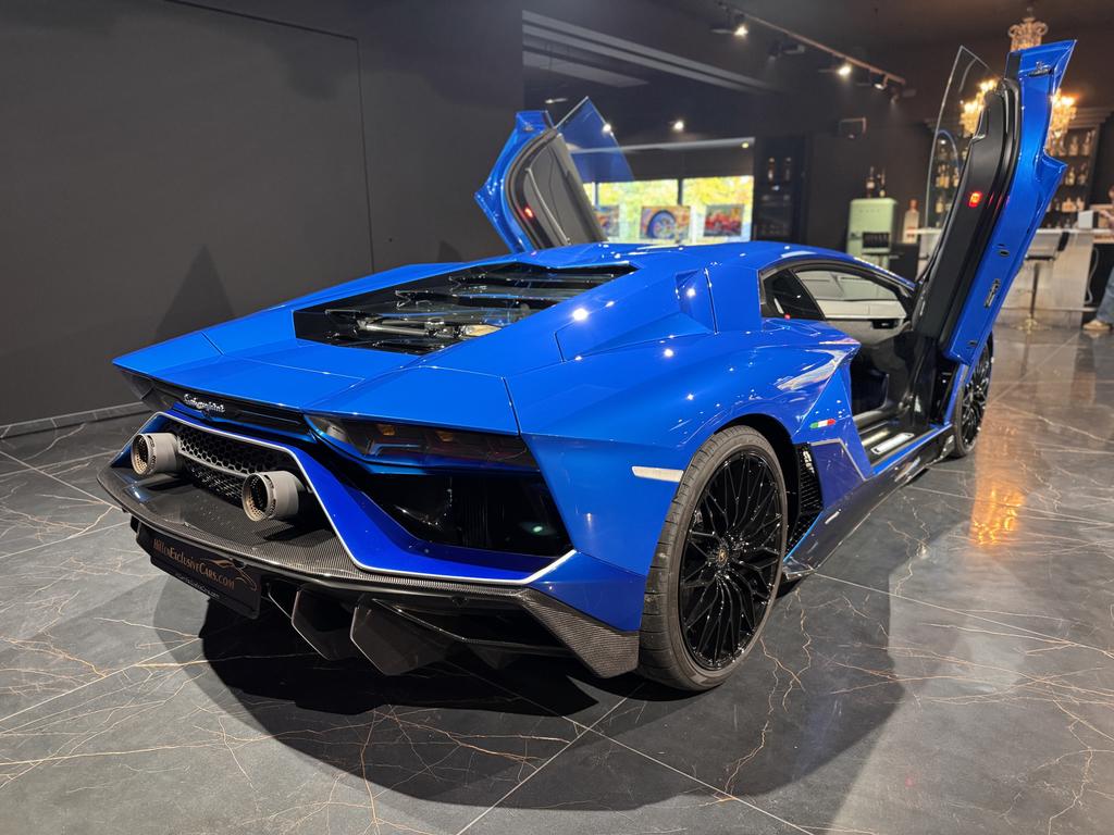 Lamborghini Aventador