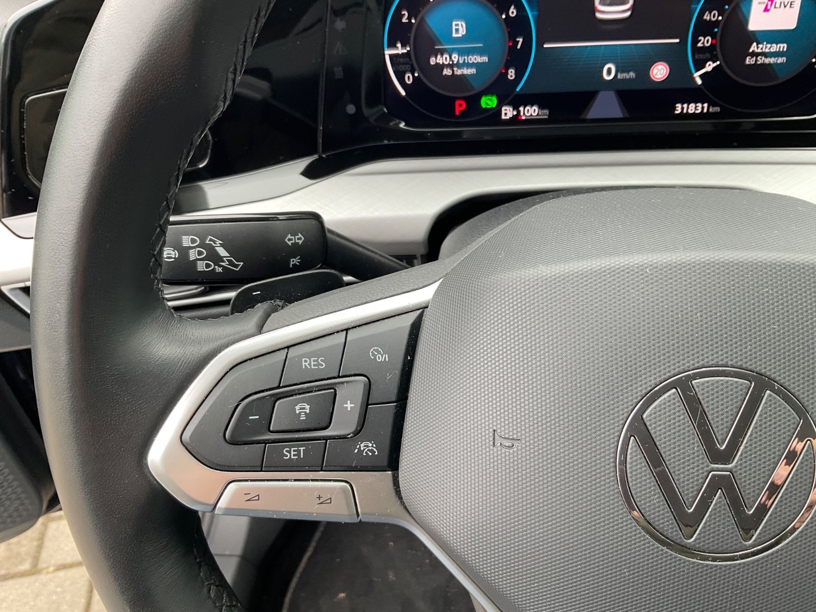 Fahrzeugabbildung Volkswagen Golf Variant 1.5 eTSI DSG Life,LED,AHK,ACC,carpl