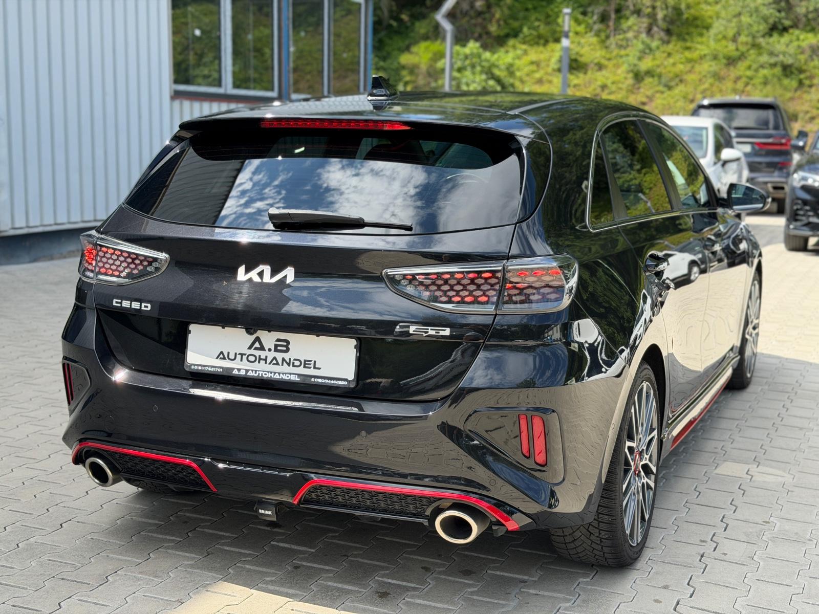 Kia Ceed GT/Automatik/LED/JBL/AHK/Alcantara/47700km
