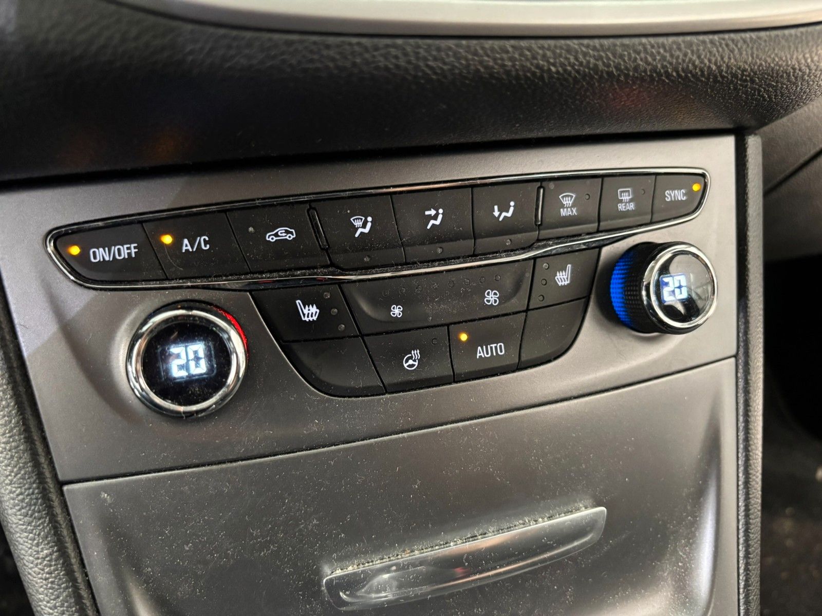 Fahrzeugabbildung Opel Astra K ST 1.6D NAVI/SHZ/LHZ/PDC/ABST.TEMPOMAT
