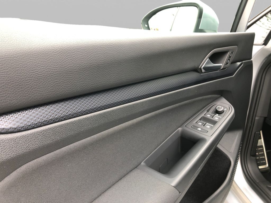 Fahrzeugabbildung Volkswagen Golf 1.5 TSI United Standheizung Top Zustand ACC