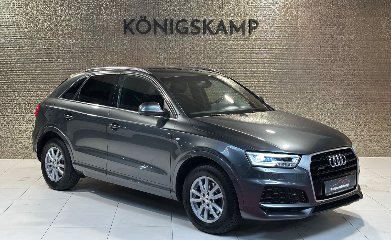 AUDI Q3 sport quattro S-Line * AHK * PDC * SHZ *