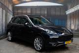 Porsche Cayenne S E-Hybrid*Soft-Close*Pano*Xen*Leder*ACC - Porsche Cayenne mit Hybrid-Antrieb: Geländewagen