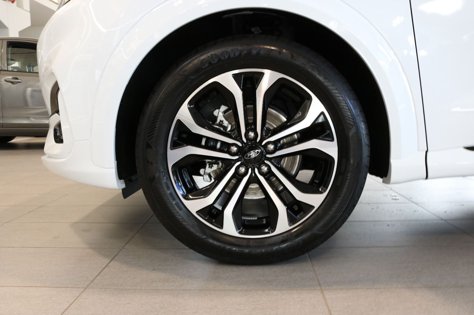 Fahrzeugabbildung Ford Kuga ST-Line 1,5 110 KW 150 PS   Winterpaket 2