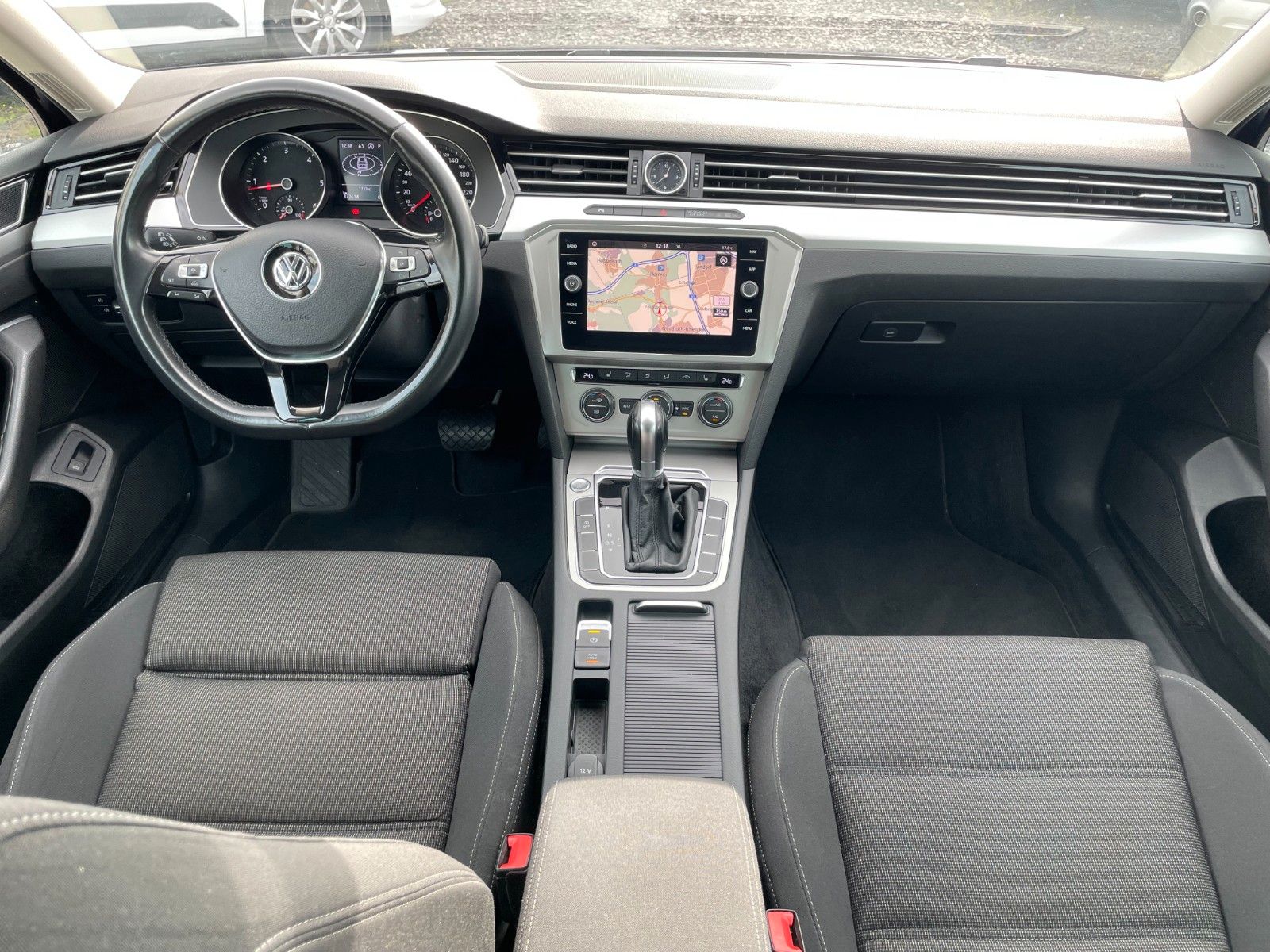 Fahrzeugabbildung Volkswagen Passat Variant 2.0 TDI Comfortline DSG Navi ACC