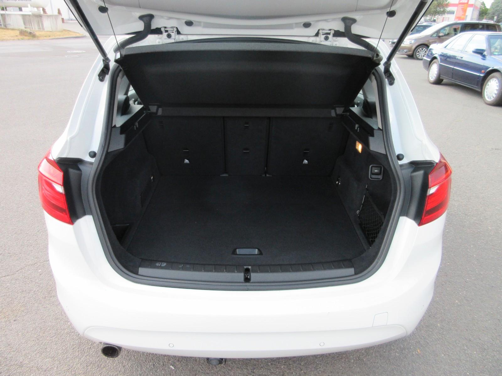 BMW 218i Active Tourer Advantage **2.HAND**