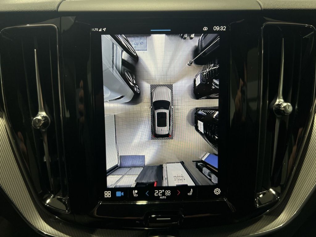 Volvo XC60 T6 Plus Dark Recharge AWD ACC BLIS AHK LED