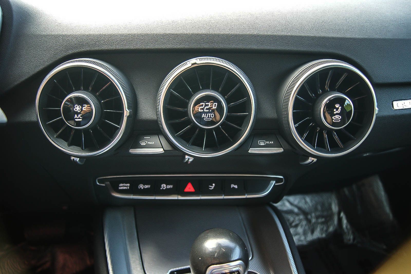 Fahrzeugabbildung Audi TT Coupe 2.0 TFSI S-tronic QUATTRO VIRTUAL LED