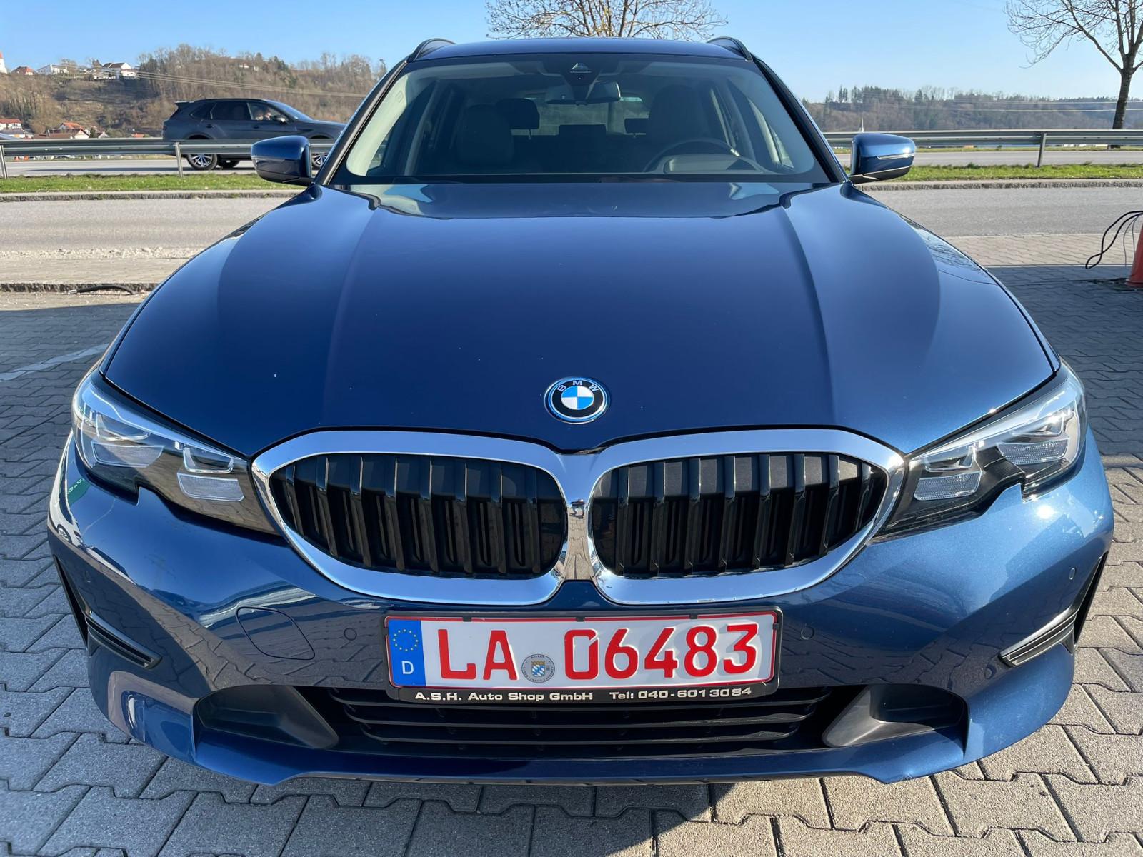 BMW 330e Touring Advantage HUD SHZ RFK AHK LiveCoPro