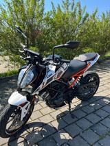 KTM Duke 125 (2019), 22.500 km  TÜV bis 06/2027 - KTM 50