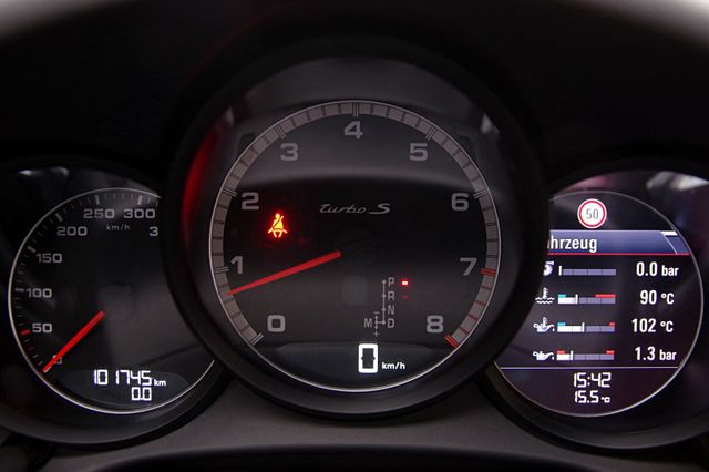Porsche 991 Turbo S*Dt.FZG,U-Frei,Approved0327,Aerokit*