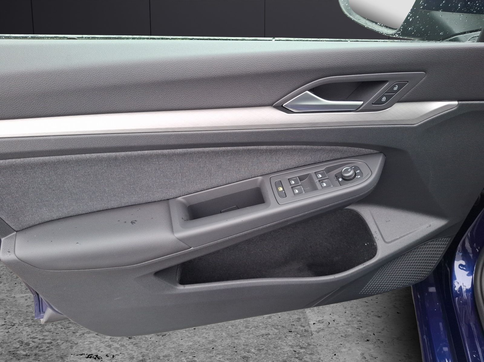 Fahrzeugabbildung Volkswagen Golf VIII Variant eTSI Life DSG LEDplus Navi AID