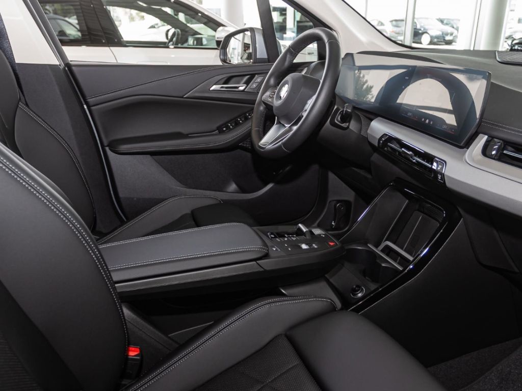 BMW 218 - Bild 17