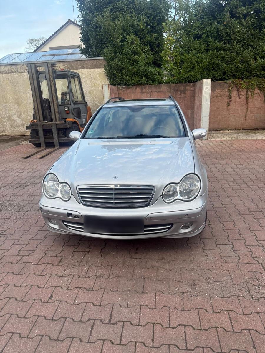 Mercedes-Benz C220 2005 — photo 5