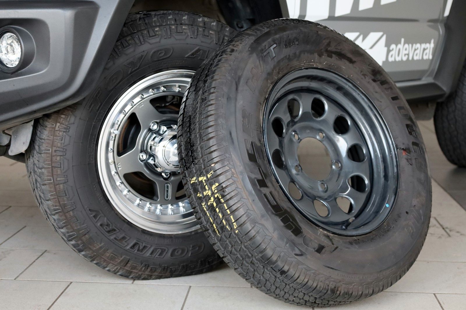 Fahrzeugabbildung Suzuki Jimny Comfort AllGrip NFZ,Temp,SH,8 fach bereift