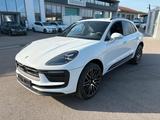 Porsche Macan Basis (BOSE/14Wege/Pano) - mit Benzin-Antrieb: Weiß, Alcantara, Sitzheizung