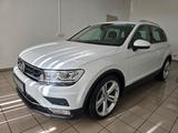 Volkswagen Tiguan 2.0 TSI 4Motion Highline LED ACC AHK 19" - VW Tiguan Gebrauchtwagen in Chemnitz