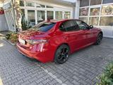 Alfa Romeo Giulia Veloce 2.0l Leder, Navi - Alfa Romeo Giulia: Veloce