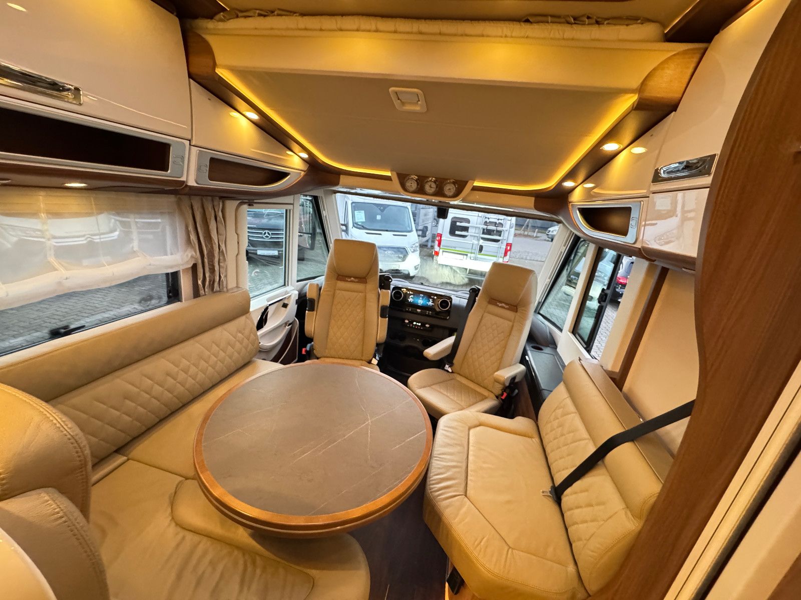 Fahrzeugabbildung Carthago Chic e-line I 51 QB MERCEDES 418 CDI 9GT 1.HAND