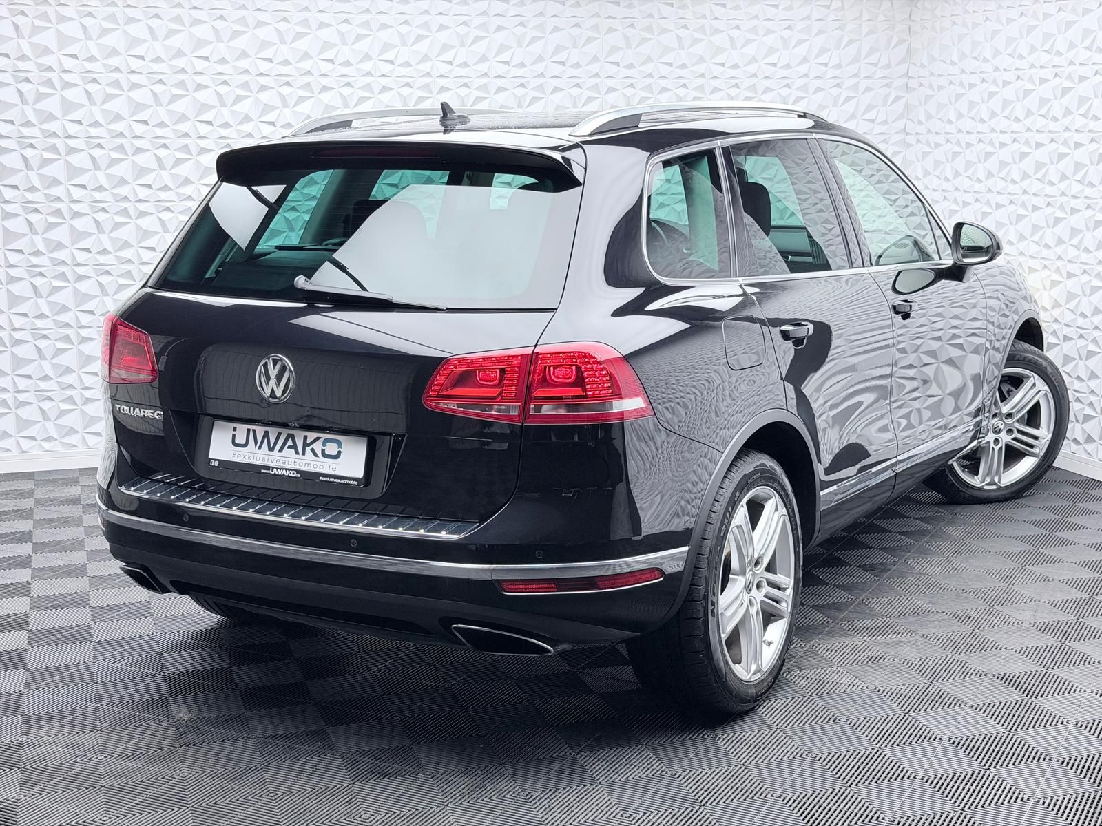 Fahrzeugabbildung Volkswagen Touareg 3.0 TDI 4M/LUFT/STANDHZ/PANO/AHK/360°/AC