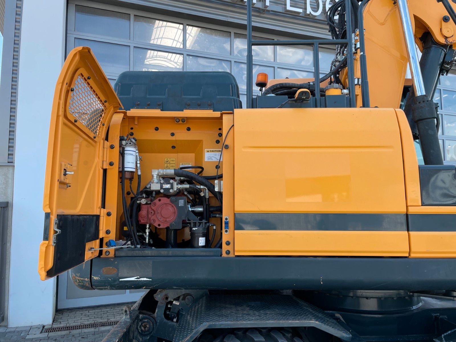 Fahrzeugabbildung Hyundai HW 180 / 6.102h / Tieflöffel / OQ70/55 / Klima