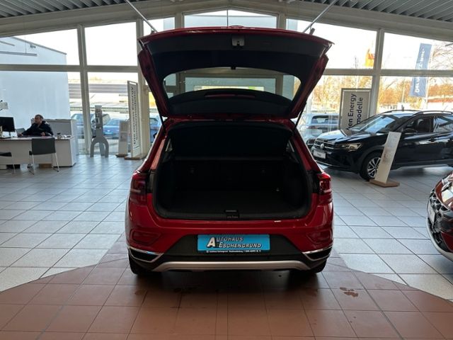 Fahrzeugabbildung Volkswagen T-ROC Style 1.5 TSI DSG LED PLUS FAHRSCHULPEDALE
