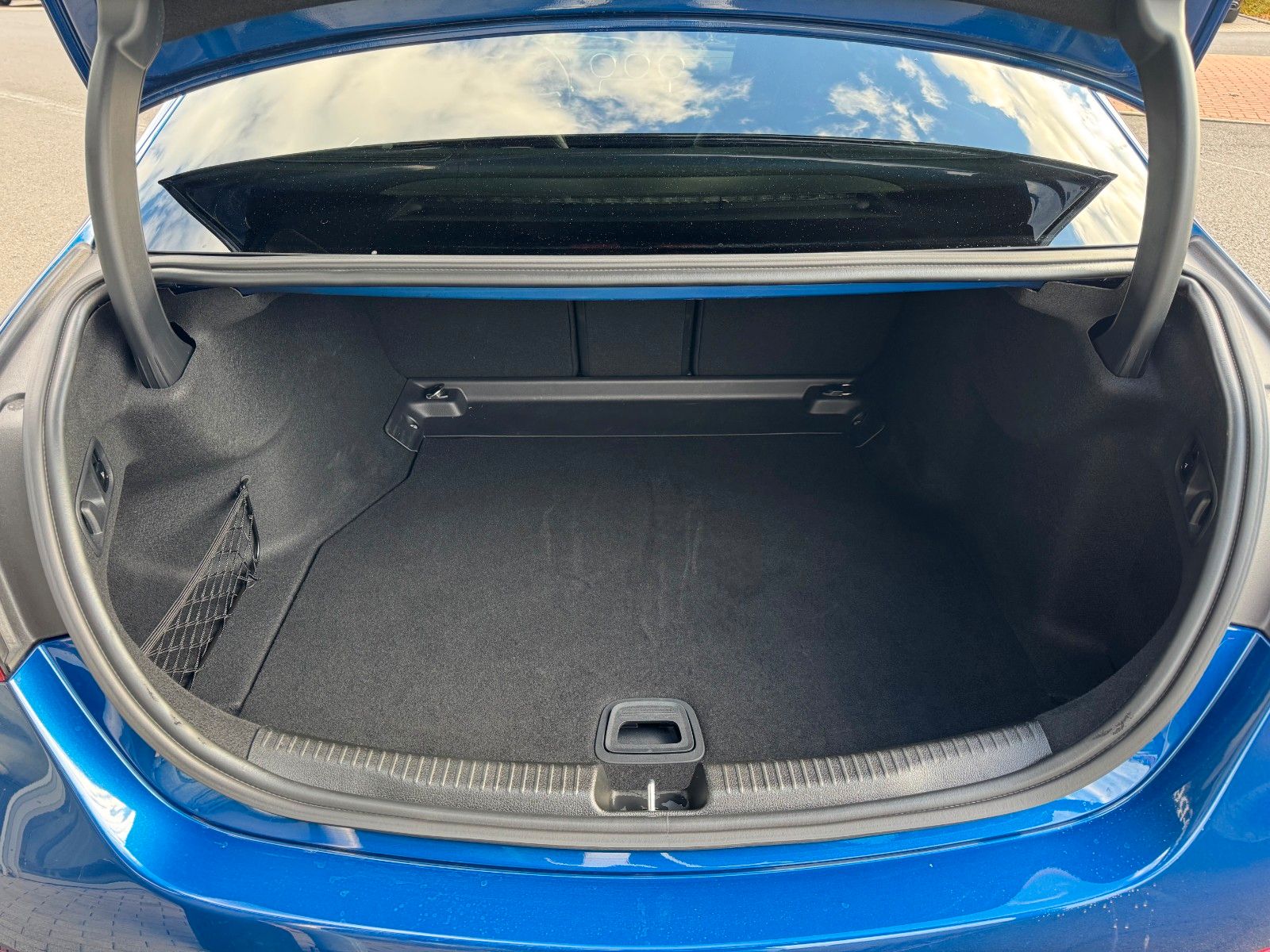 Fahrzeugabbildung Mercedes-Benz C 300d AMG+Burmester+Distr+Digital+360+