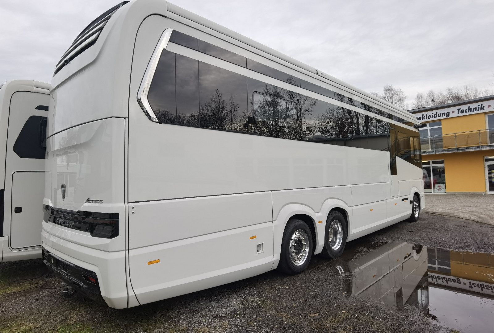Fahrzeugabbildung Morelo Grand Empire 120 GSO Slide-Out M25 *Aktionspreis