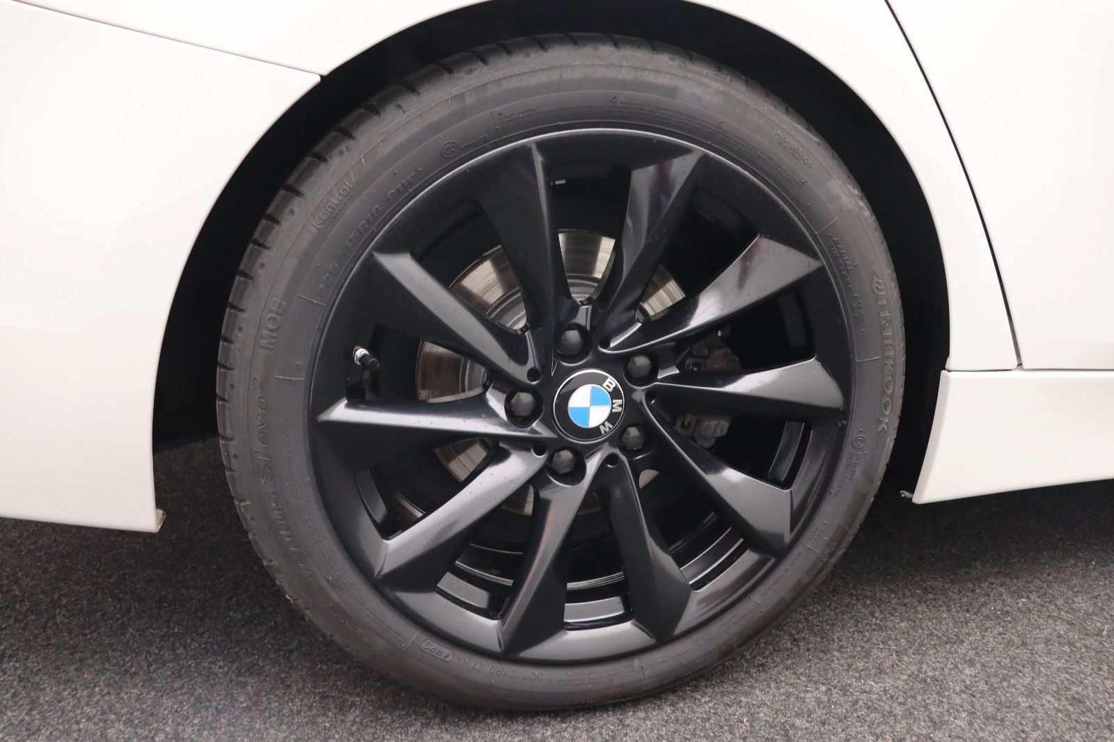 Fahrzeugabbildung BMW 320d Sport-Line