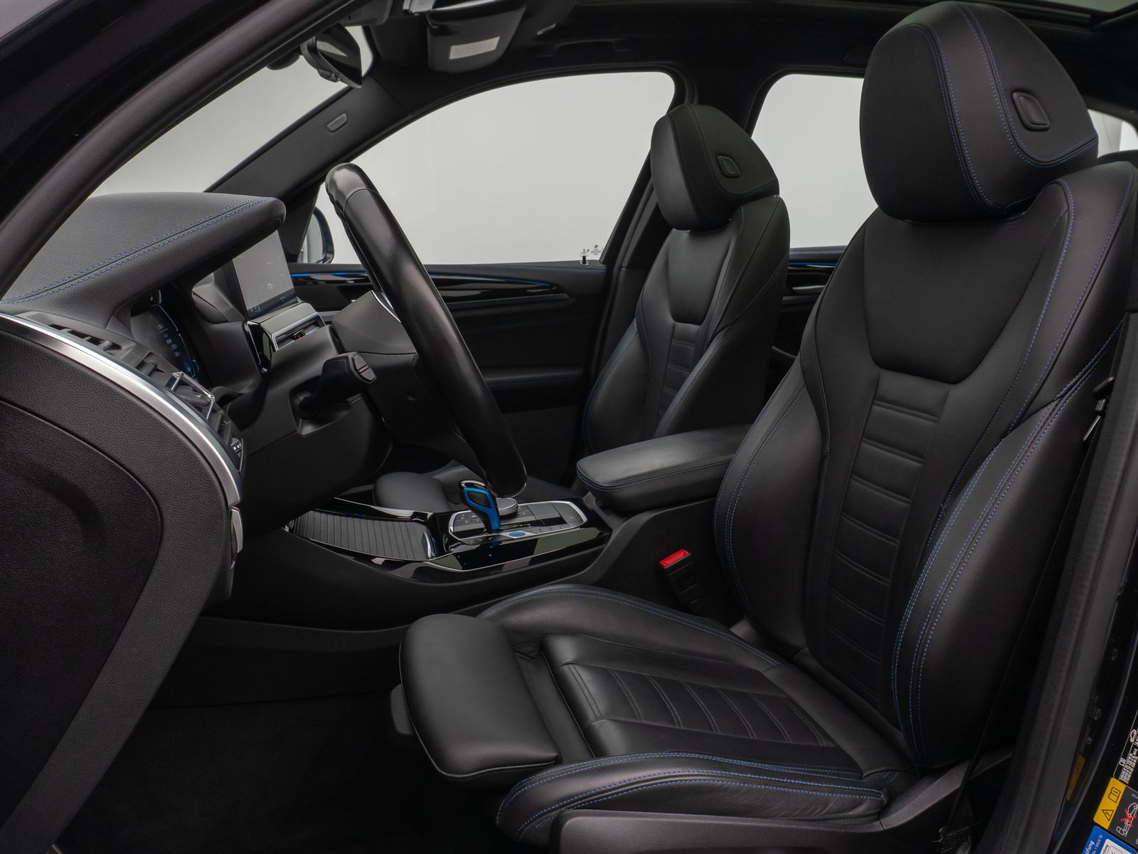 Fahrzeugabbildung BMW iX3 Impressive M Sport Panorama 360°HUD DAB H/K