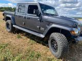 Jeep Gladiator 3,0L Overland Perfekt für Jagd, Tour - graue Jeep Gladiator