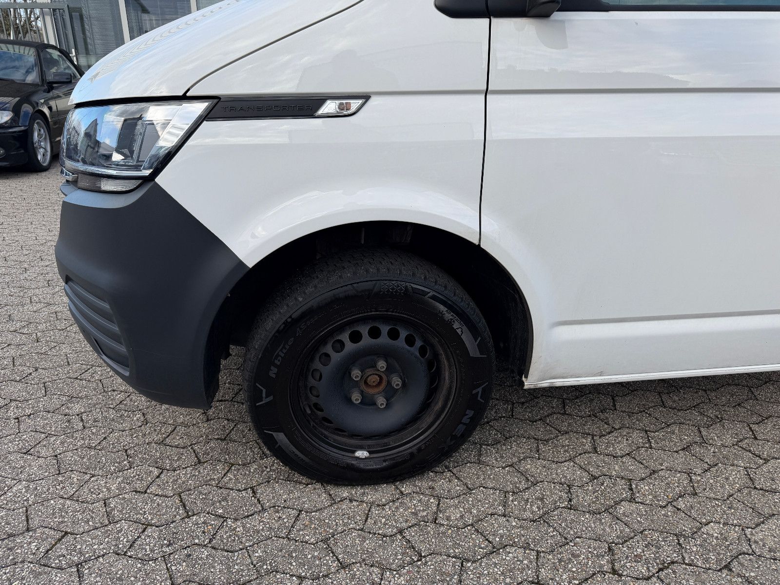Fahrzeugabbildung Volkswagen T6.1 Transporter Pritsche//APPLE-CAR/NAVI/