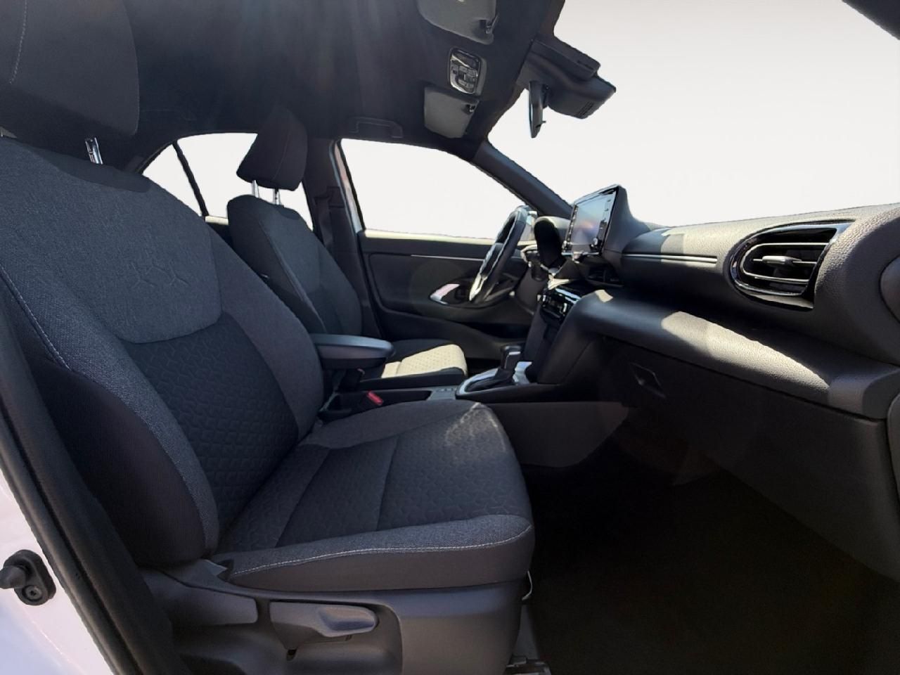Fahrzeugabbildung Toyota Yaris Cross Hybrid FWD Team Deutschland