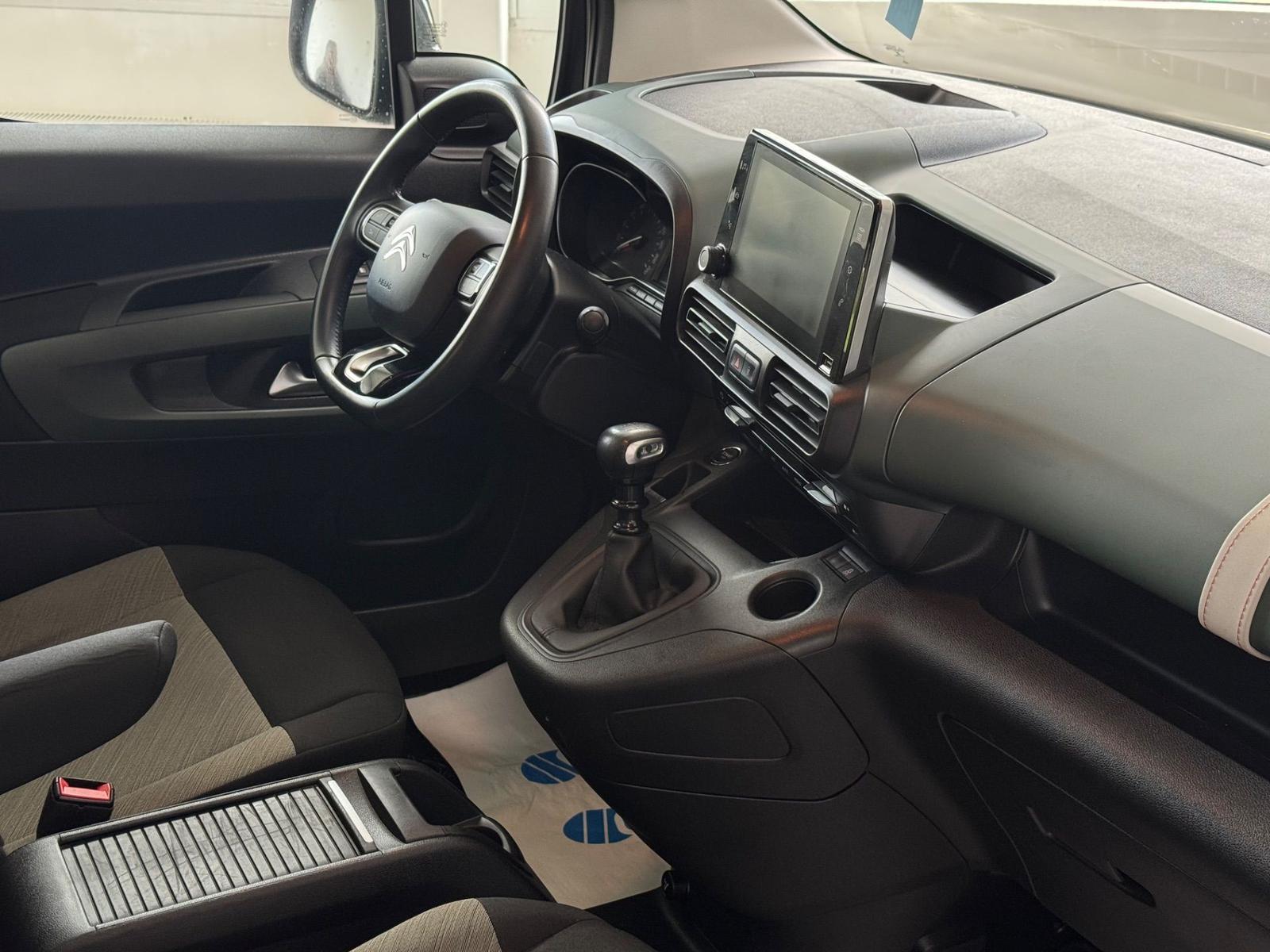 Citroën Berlingo 1.2 Shine M Behindertengerecht-Rampe