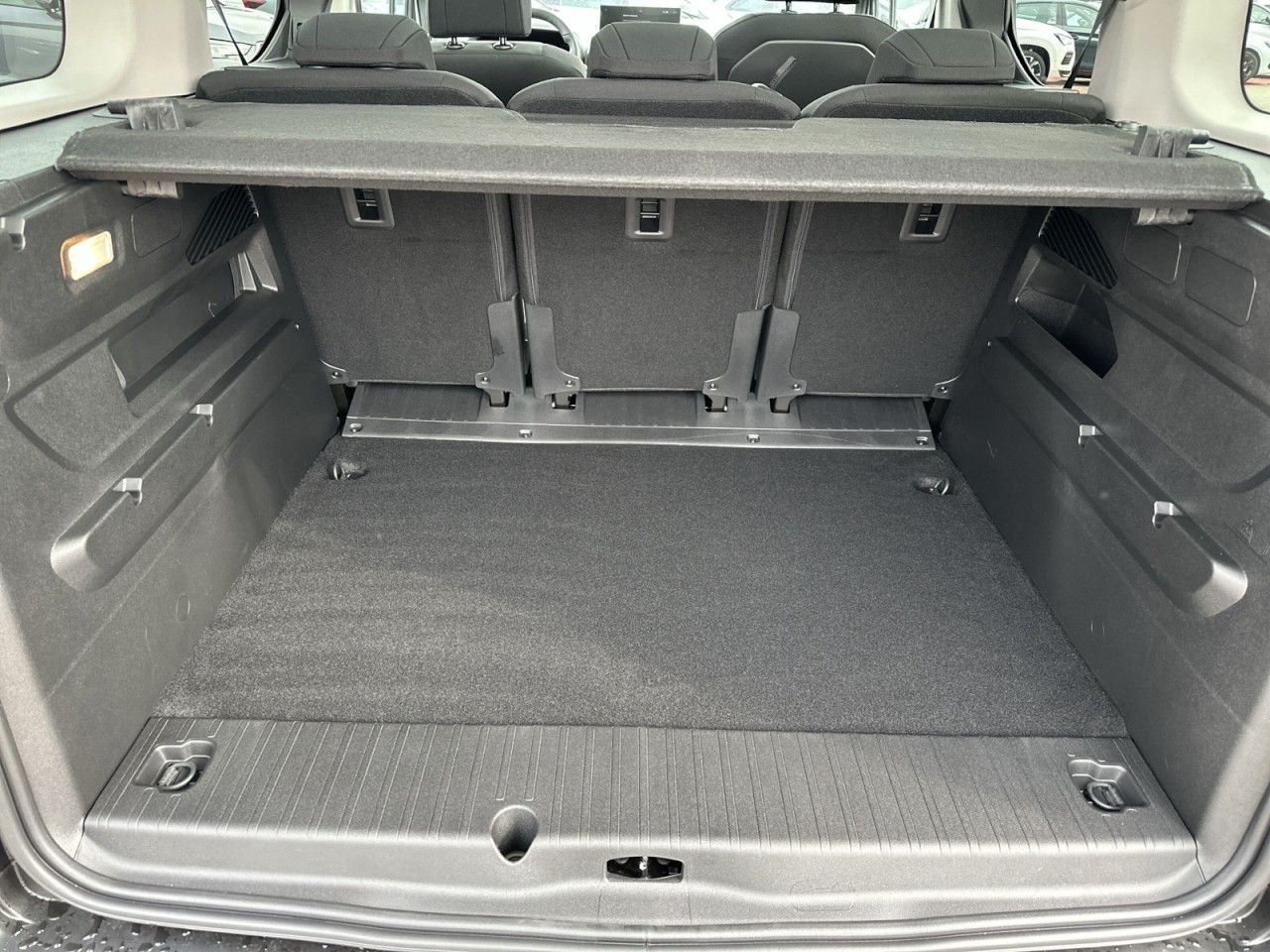 Fahrzeugabbildung Citroën Berlingo M Diesel 130 Max - mit KI generiert/bearbeitet
