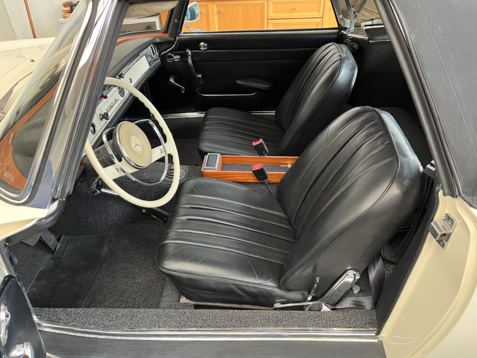 MERCEDES-BENZ 230 13