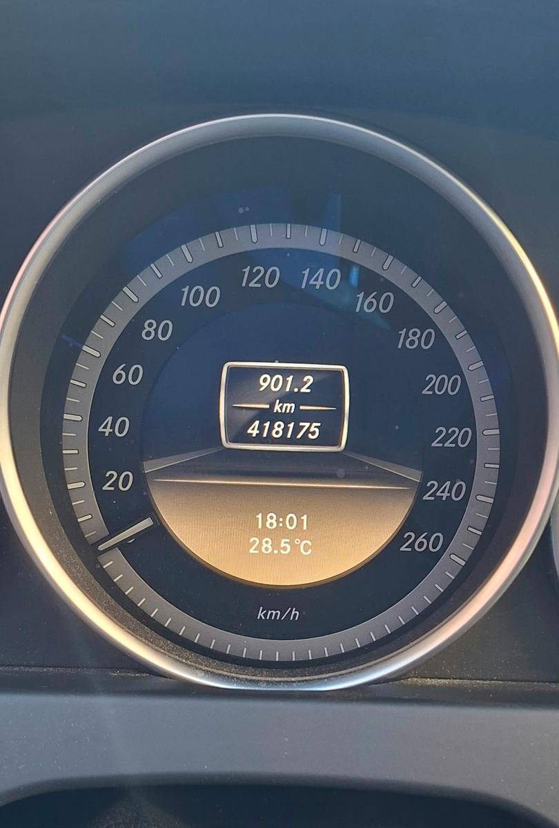 Mercedes-Benz C200 2012 — photo 5