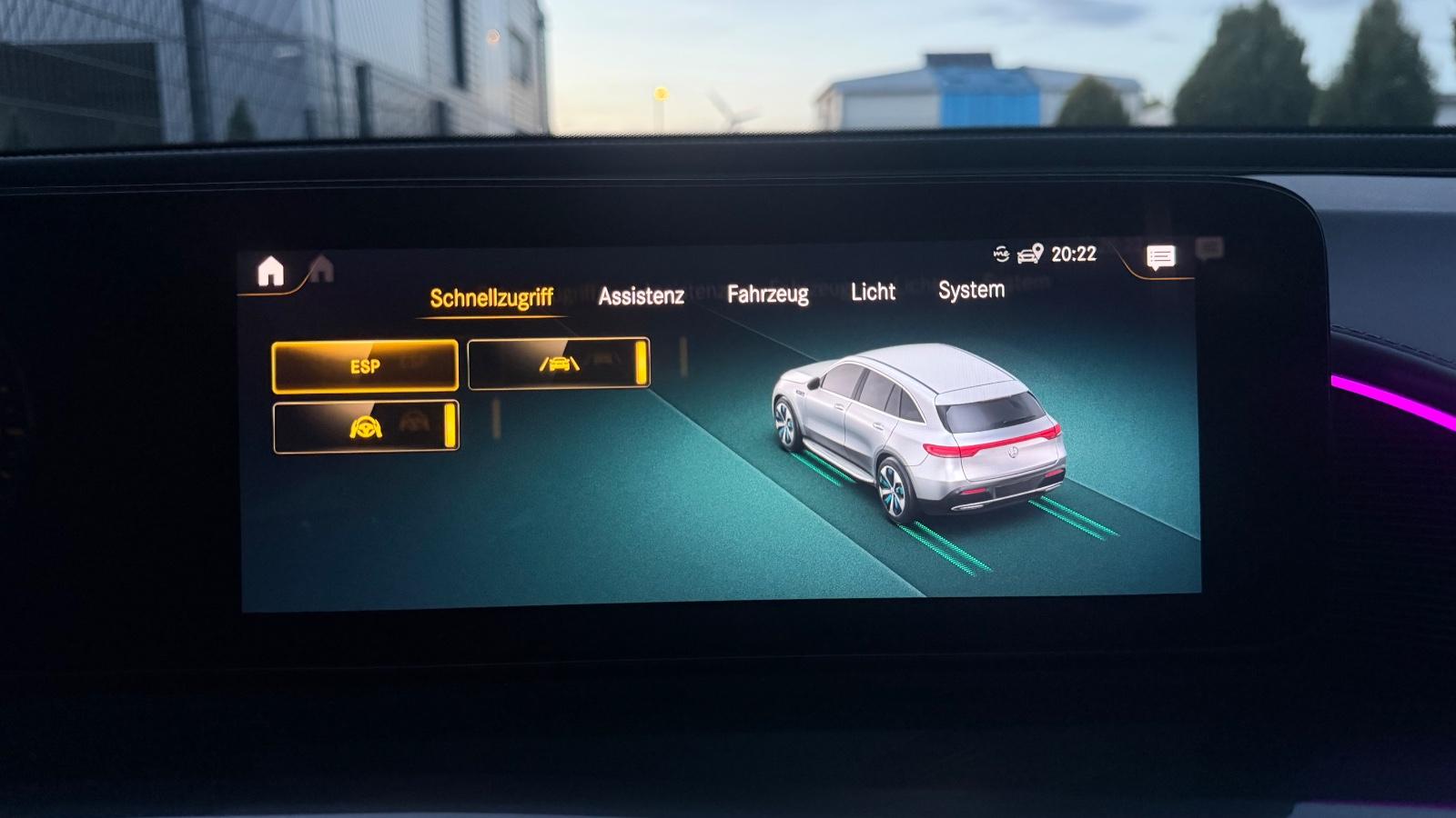 Mercedes-Benz EQC 400 4Matic AMG-LINE MULTIBEAM,360°,LEDER