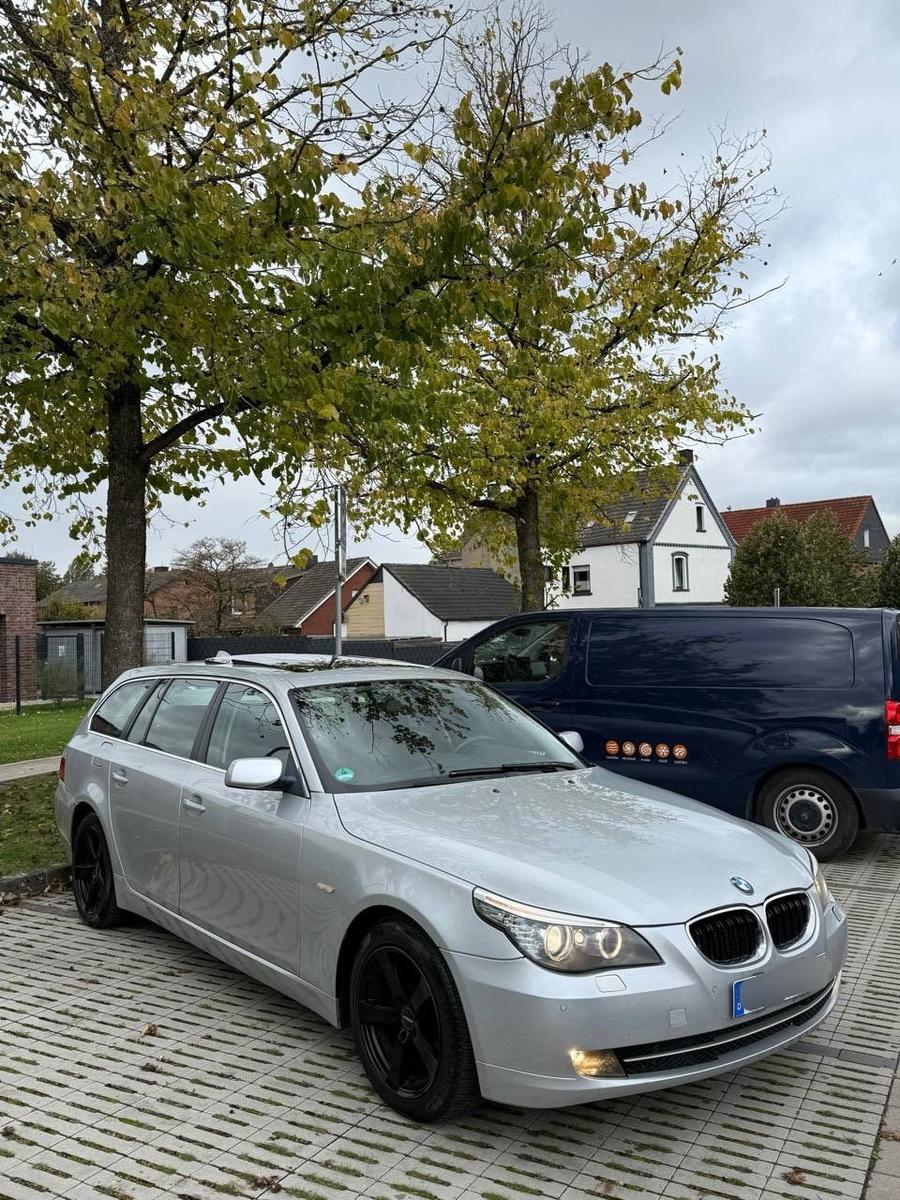 BMW 530 2009 — engine 235 HP (173kW)