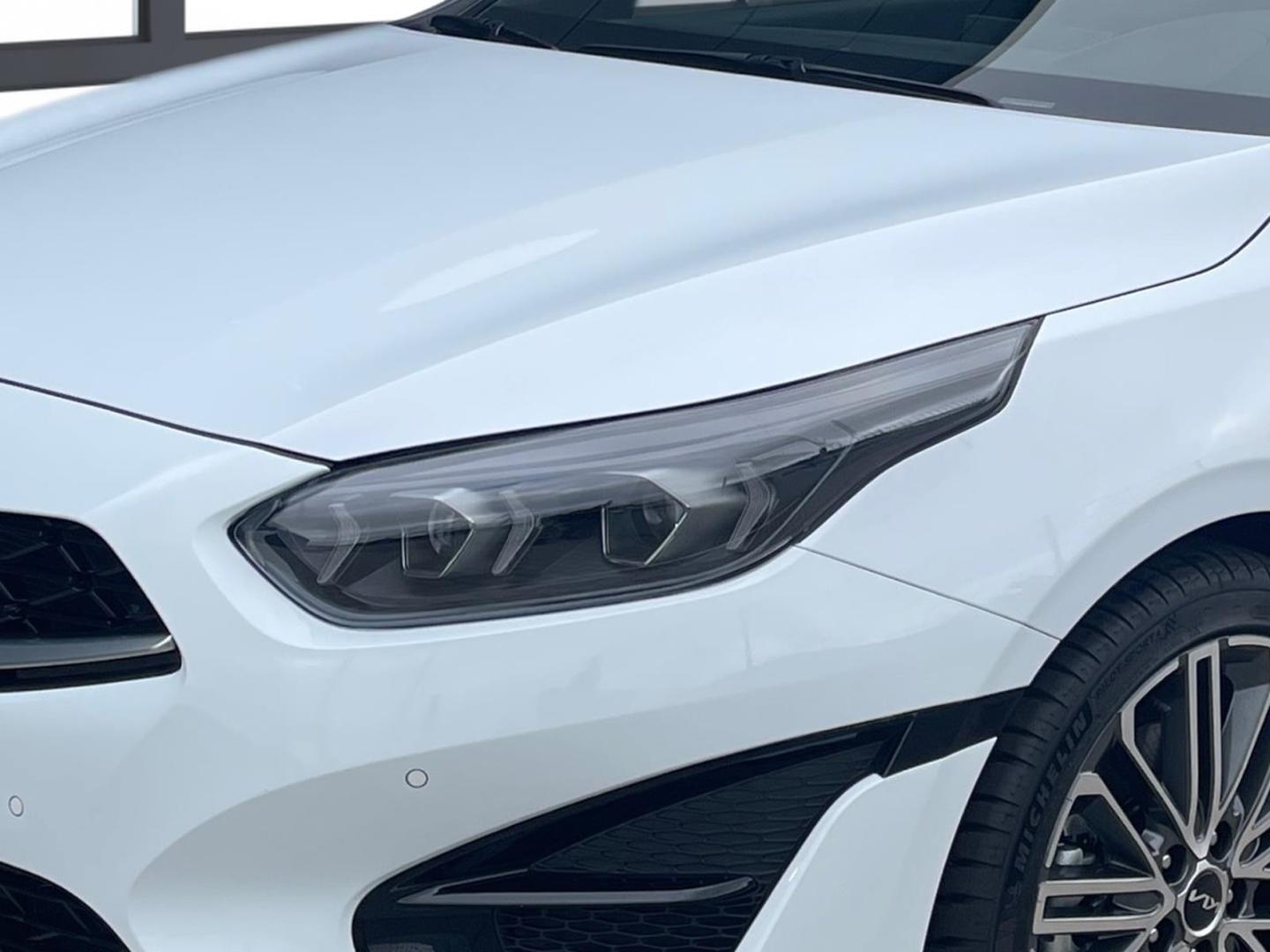 Kia Ceed_sw 1.5T DCT GT-Line Leder Techno Performanc