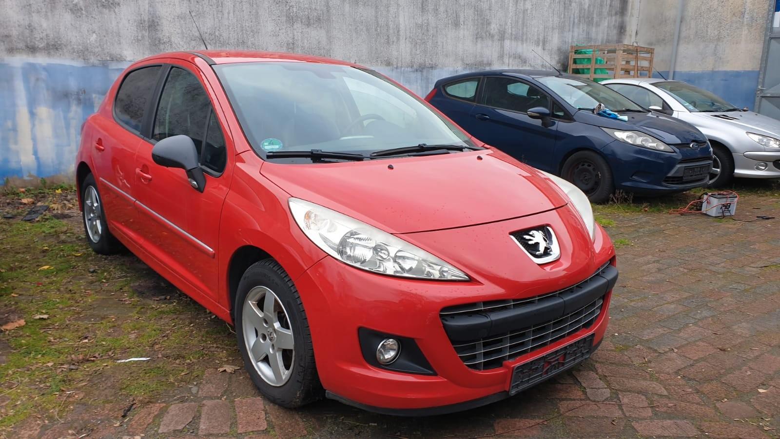 Peugeot 207 Premium. Klimaanlage Keine TÜV