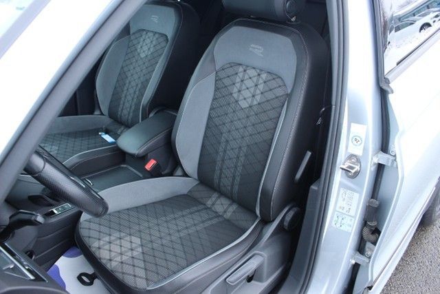 Tiguan R-Line eHybrid Black-Style AHK Kamera