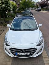 Hyundai i30 blue 1.6 CRDi PASSION PASSION - Hyundai i30 Passion mit Diesel-Antrieb