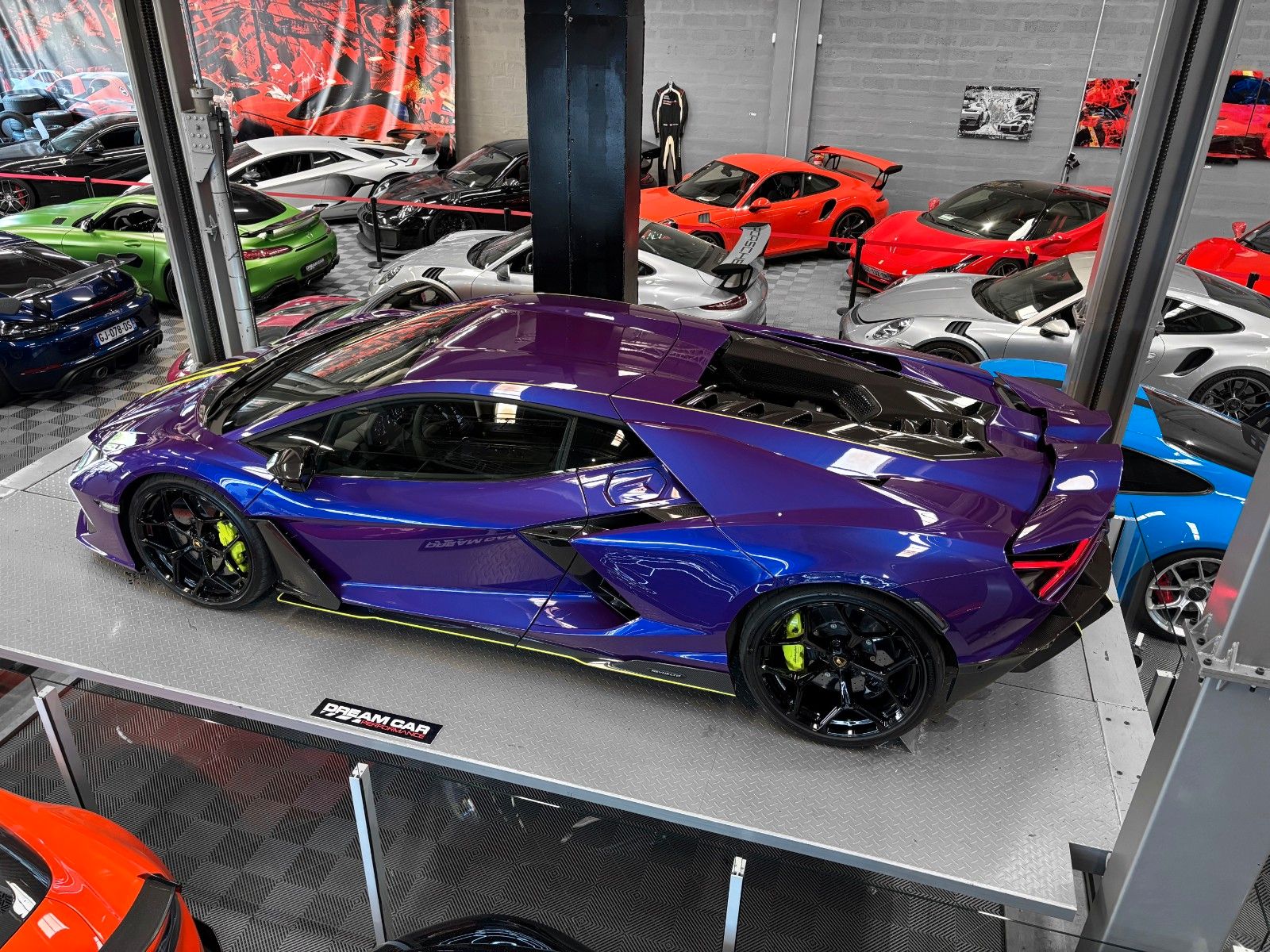 Lamborghini Revuelto 6.5 V12 *VAT* - VIOLA MITHRAS - CARBONE imagem 3