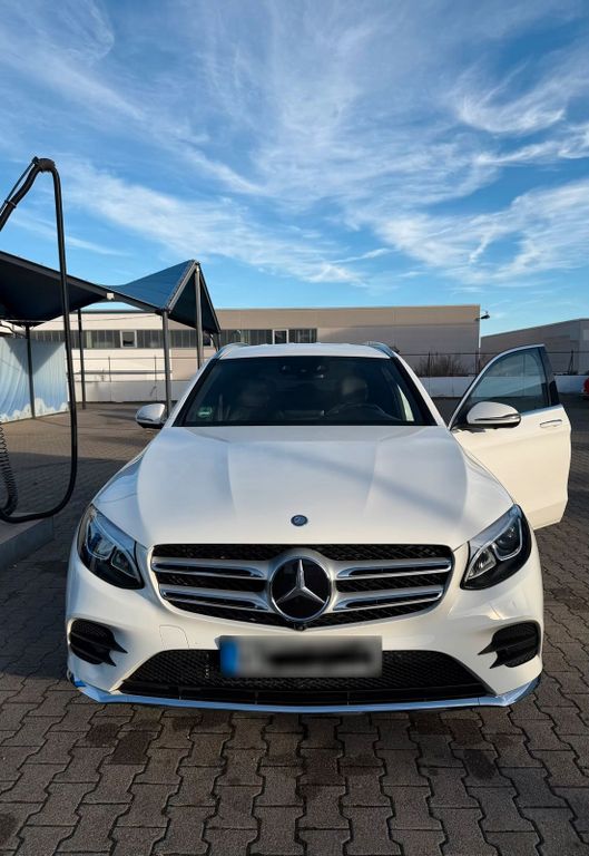 Image of Mercedes-Benz GLC 250