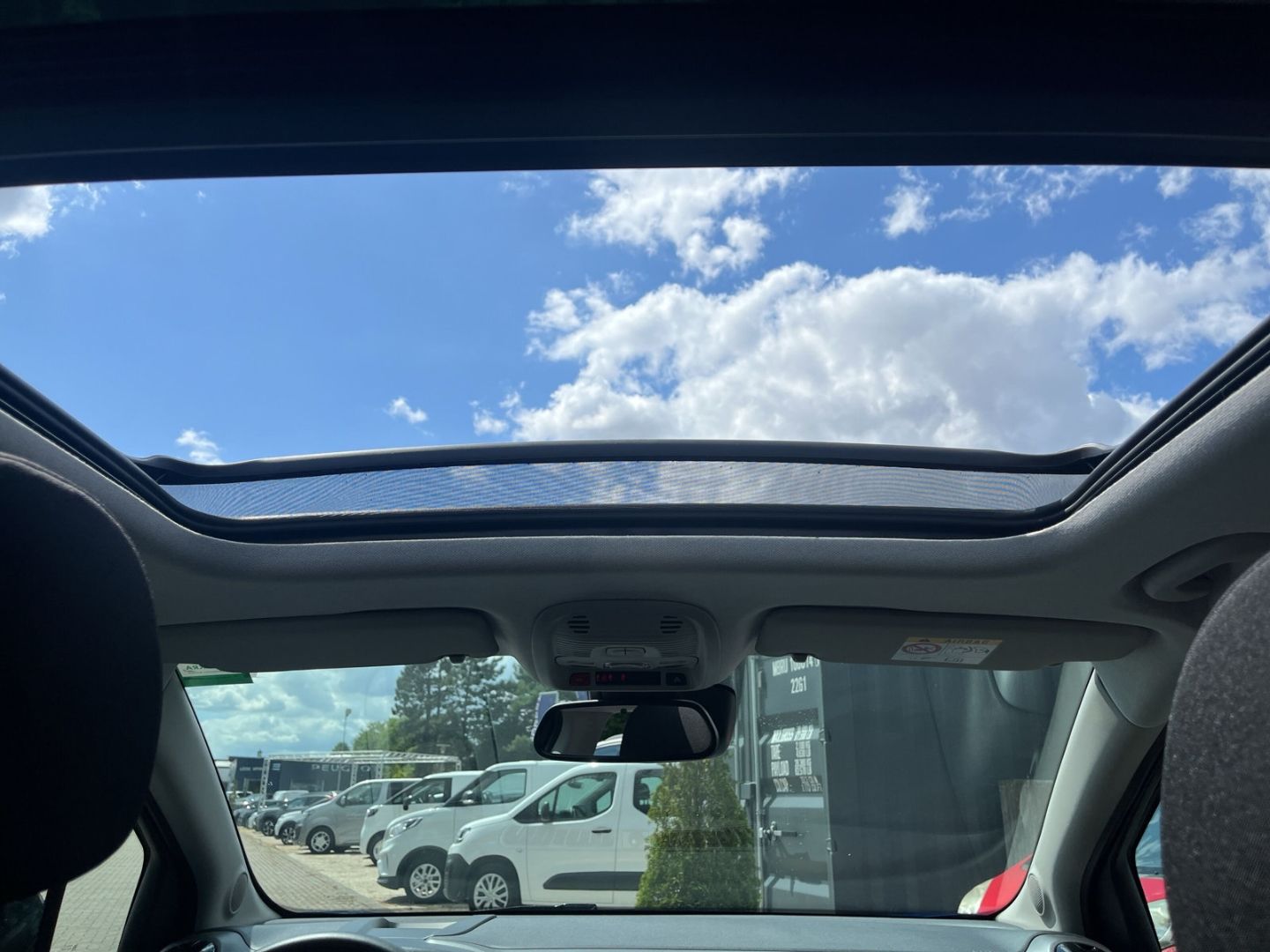 Fahrzeugabbildung Citroën C3 Aircross 1.2 PureTech 130 S&S EAT6 Max Navi