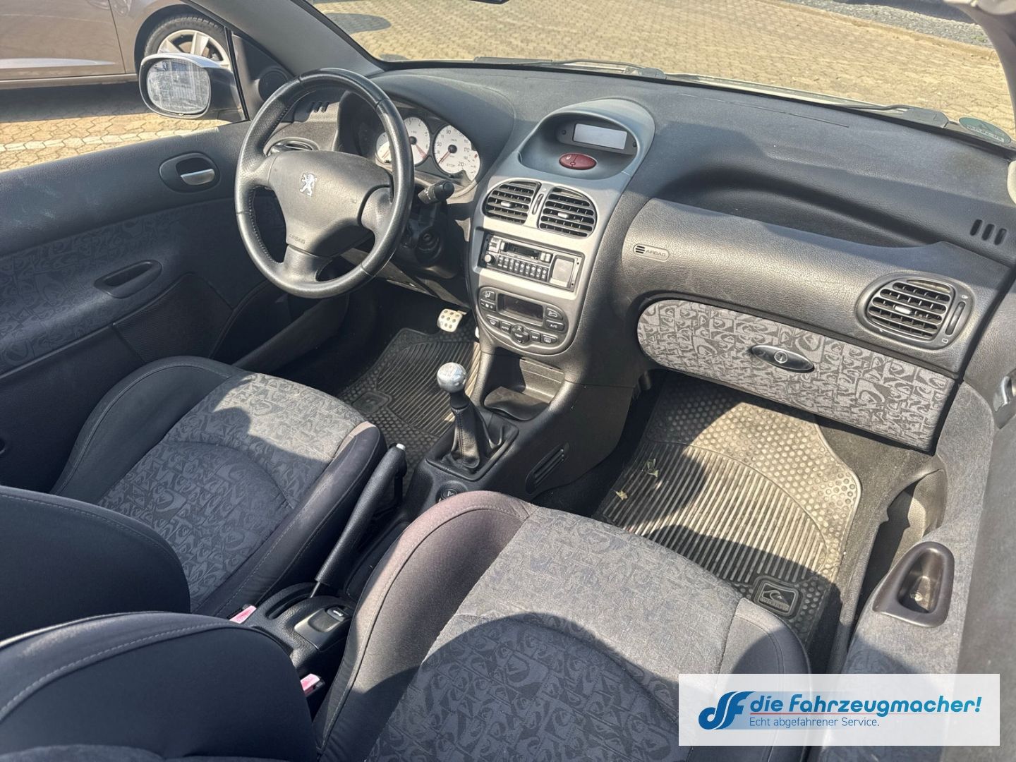 Fahrzeugabbildung Peugeot 206 Cabriolet CC Quiksilver El. Verdeck *EXPORT